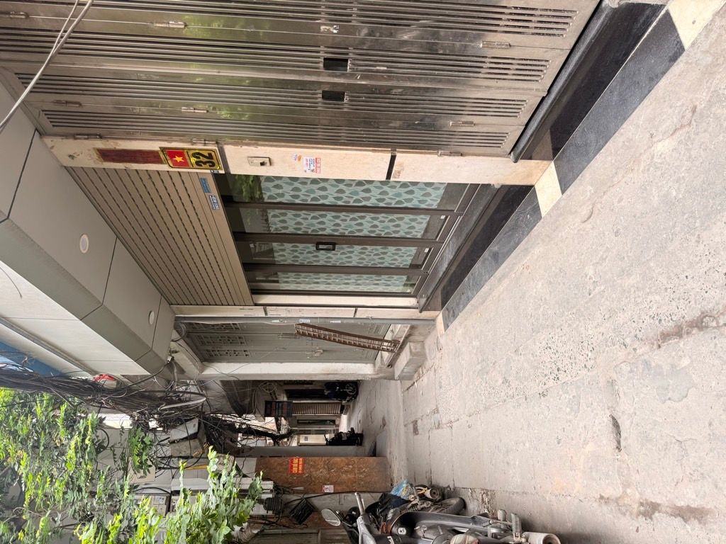 Bán nhà Mai Hương - diện tích 49,3m2 3 tầng - Nhà ngõ tiện ích gần trường Bách Khoa - giá 9,5 tỷ