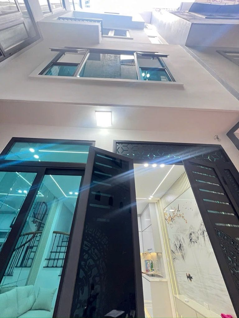 Bán nhà Đường Láng - diện tích 30m2 5 tầng - Cực hiếm trong khu vực - giá 8,5 tỷ