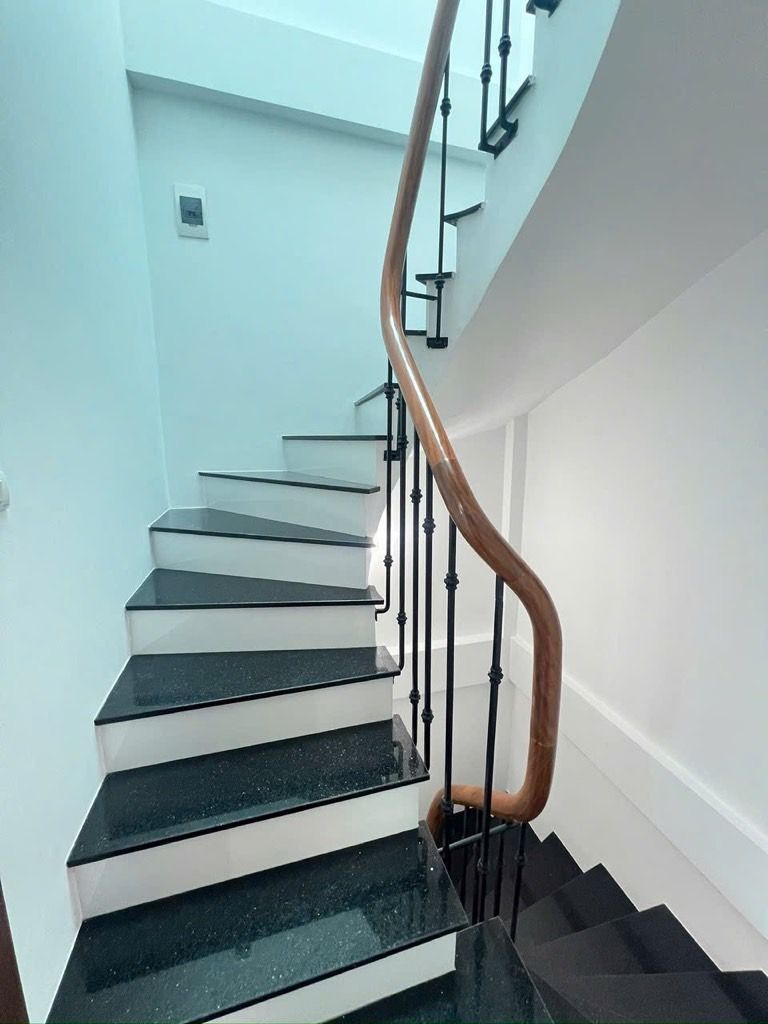 Bán nhà Đường Láng - diện tích 30m2 5 tầng - Cực hiếm trong khu vực - giá 8,5 tỷ