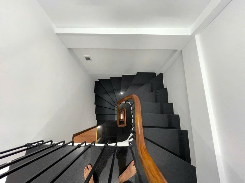 Bán nhà Đường Láng - diện tích 30m2 5 tầng - Cực hiếm trong khu vực - giá 8,5 tỷ