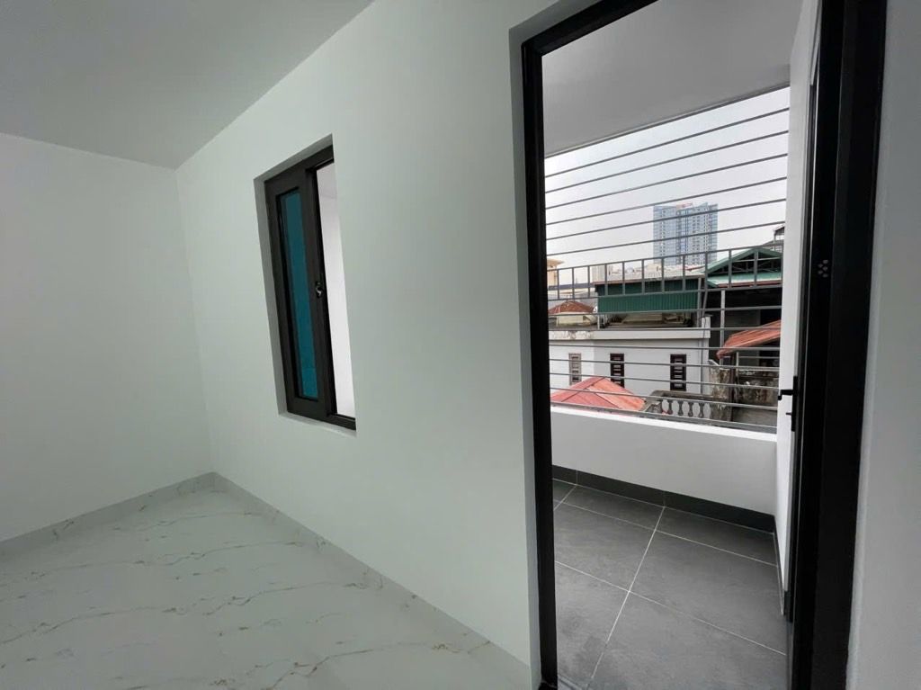 Bán nhà Đường Láng - diện tích 30m2 5 tầng - Cực hiếm trong khu vực - giá 8,5 tỷ