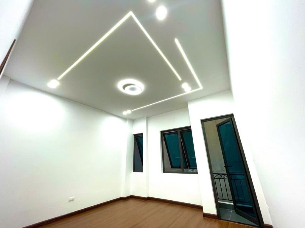 Bán nhà Đường Láng - diện tích 30m2 5 tầng - Cực hiếm trong khu vực - giá 8,5 tỷ