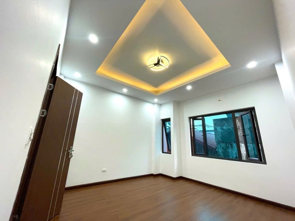 Bán nhà Đường Láng - diện tích 30m2 5 tầng - Cực hiếm trong khu vực - giá 8,5 tỷ