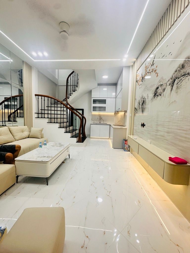 Bán nhà Đường Láng - diện tích 30m2 5 tầng - Cực hiếm trong khu vực - giá 8,5 tỷ