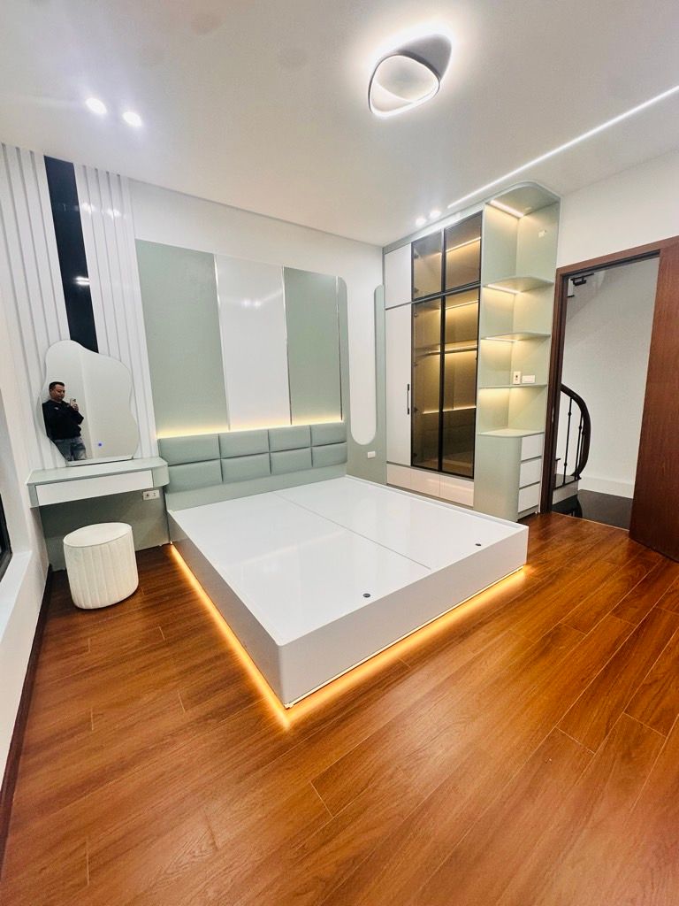 Bán nhà Đường Láng - diện tích 30m2 5 tầng - Cực hiếm trong khu vực - giá 8,5 tỷ