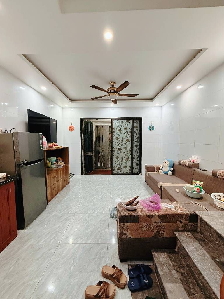 Bán nhà Lĩnh Nam - diện tích 21m2 4 tầng - ô tô tránh - giá 4,5 tỷ