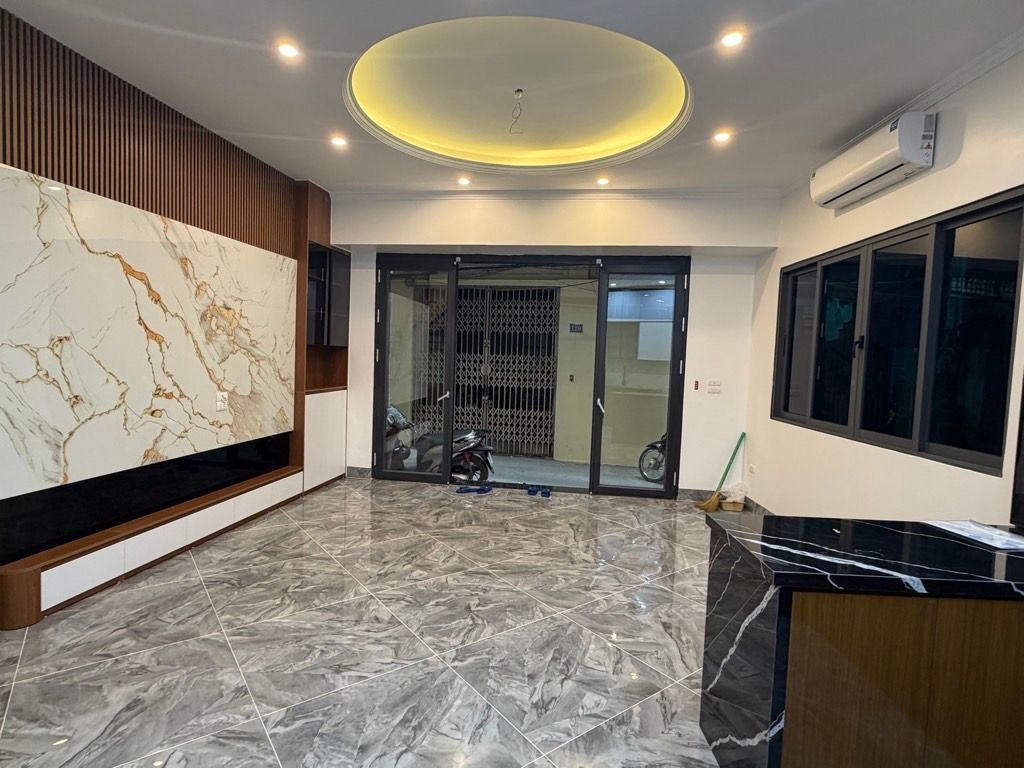 Bán nhà Kim Ngưu - diện tích 51m2 5 tầng - Thang máy - giá 15,8 tỷ