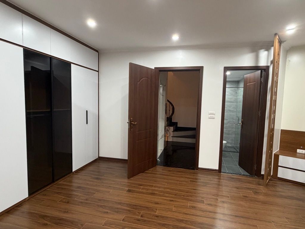 Bán nhà Kim Ngưu - diện tích 51m2 5 tầng - Thang máy - giá 15,8 tỷ