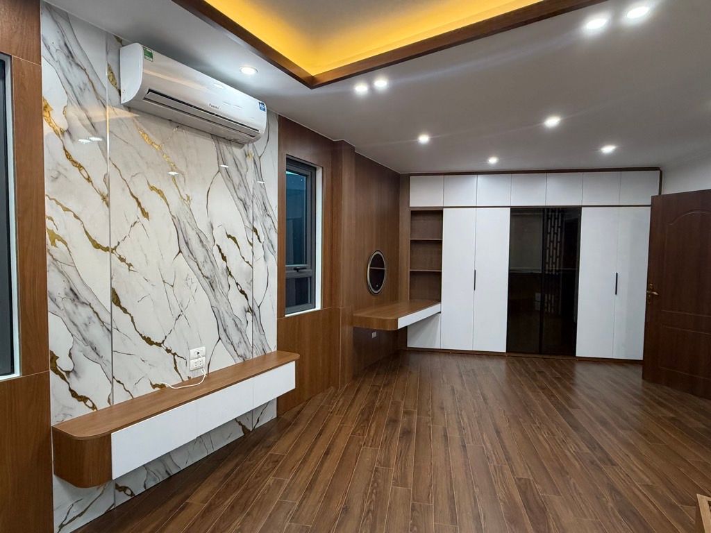 Bán nhà Kim Ngưu - diện tích 51m2 5 tầng - Thang máy - giá 15,8 tỷ