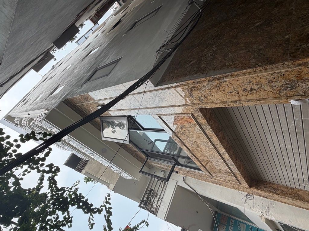 Bán nhà Nguyễn Văn Trỗi - diện tích 36m2 7 tầng - Lô góc, mặt ngõ thông - giá 16,8 tỷ