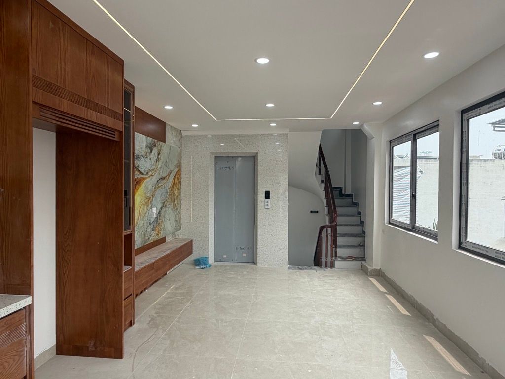 Bán nhà Nguyễn Văn Trỗi - diện tích 36m2 7 tầng - Lô góc, mặt ngõ thông - giá 16,8 tỷ