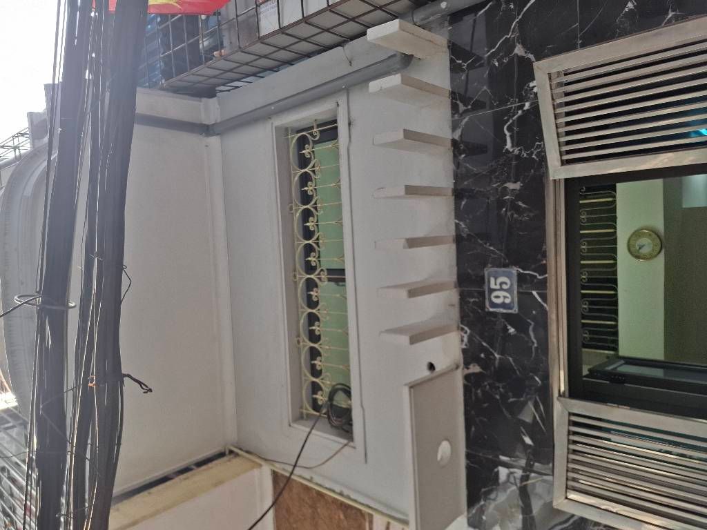 Bán nhà Ngõ Chợ Khâm Thiên - diện tích 21,3m2 4 tầng - Nhà thoáng, mặt ngõ thông - giá 5 tỷ