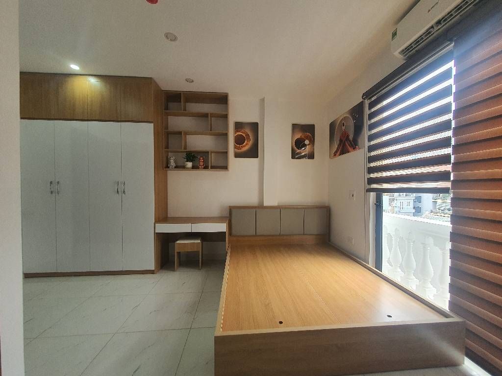 Bán nhà Thái Thịnh - diện tích 44m2 6 tầng - Ô tô gần - giá 15,6 tỷ