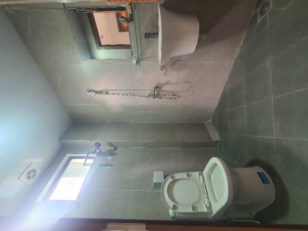 Bán nhà Thái Thịnh - diện tích 44m2 6 tầng - Ô tô gần - giá 15,6 tỷ