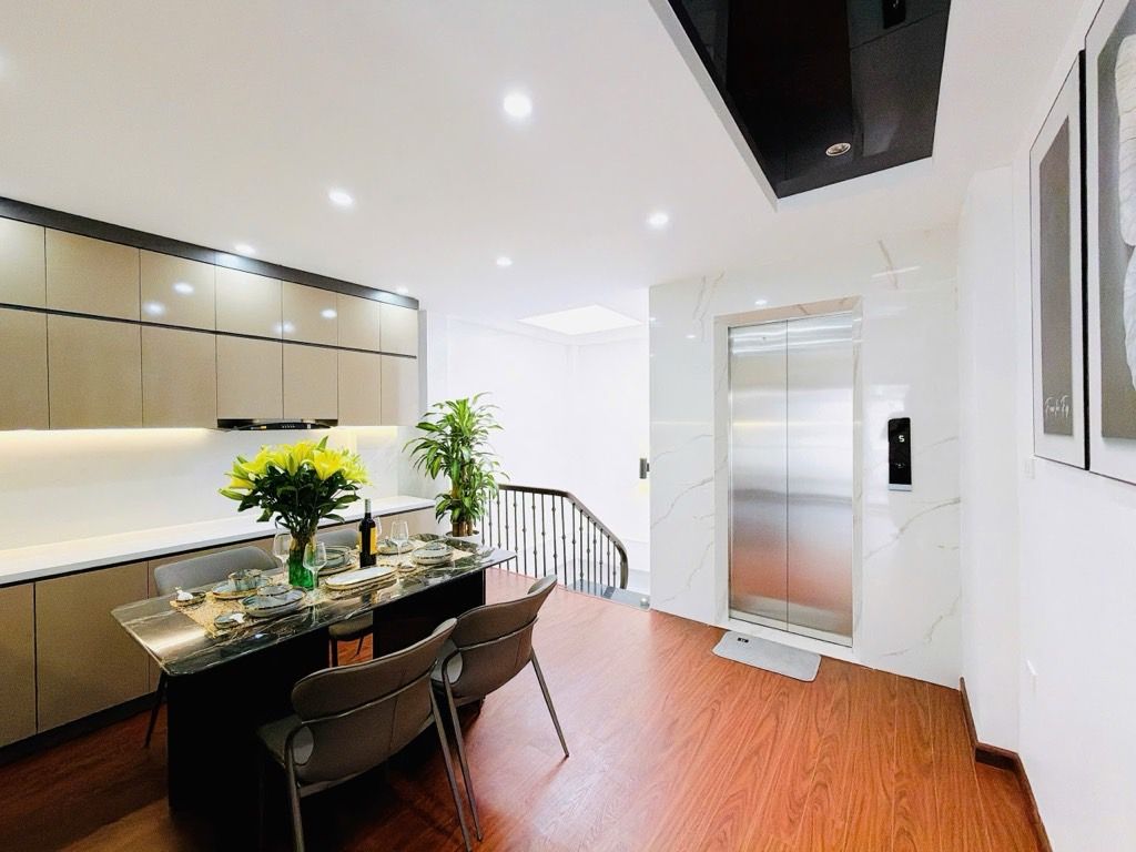 Bán nhà Khương Trung - diện tích 41m2 3 tầng - Thang máy - giá 10 tỷ