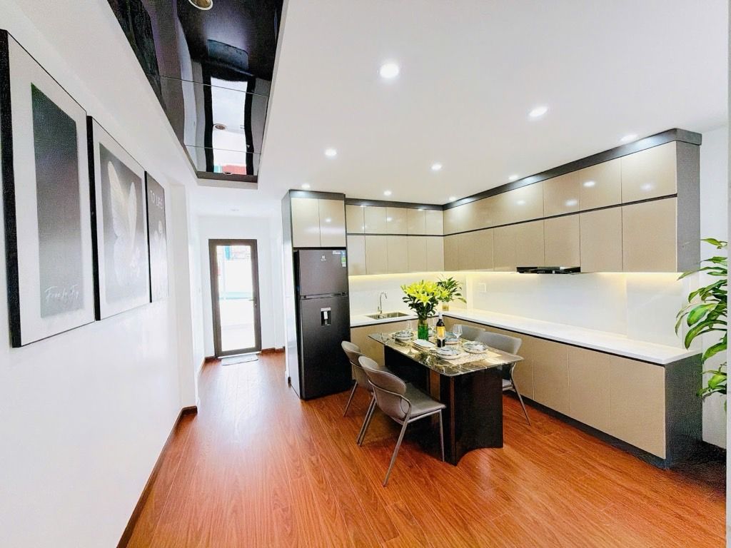 Bán nhà Khương Trung - diện tích 41m2 3 tầng - Thang máy - giá 10 tỷ