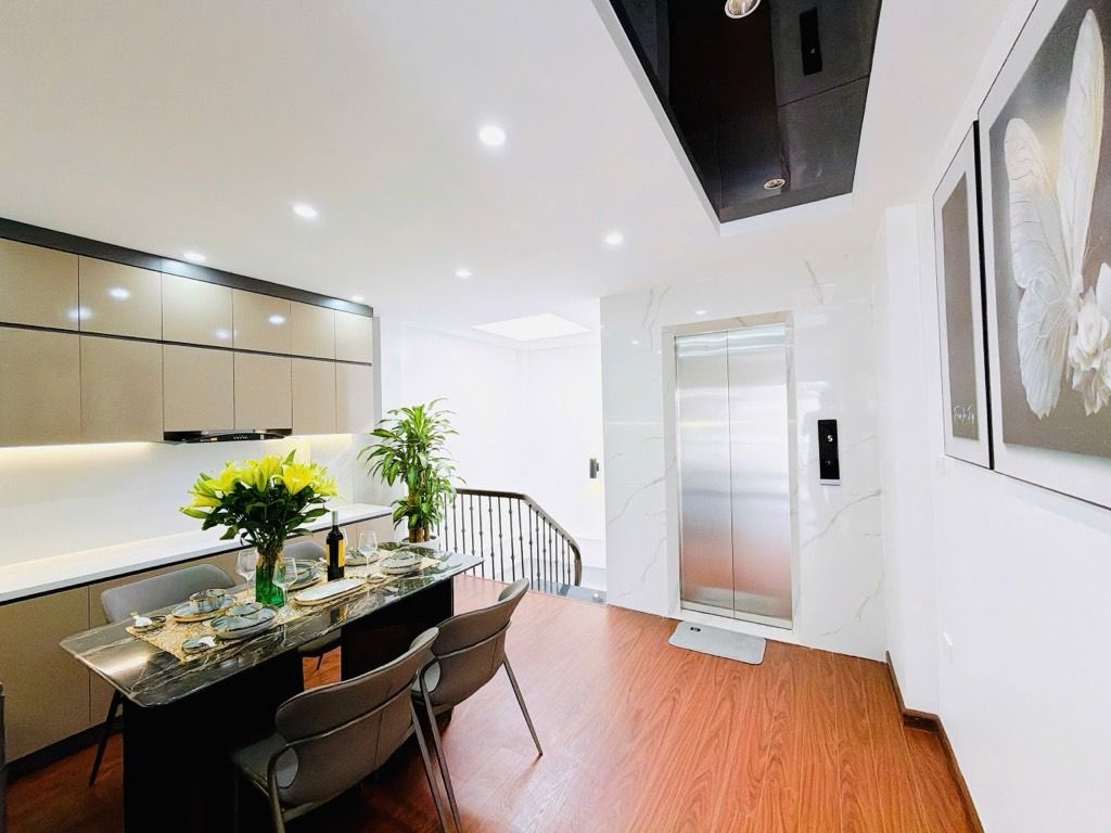 Bán nhà Khương Trung - diện tích 41m2 3 tầng - Thang máy - giá 10 tỷ