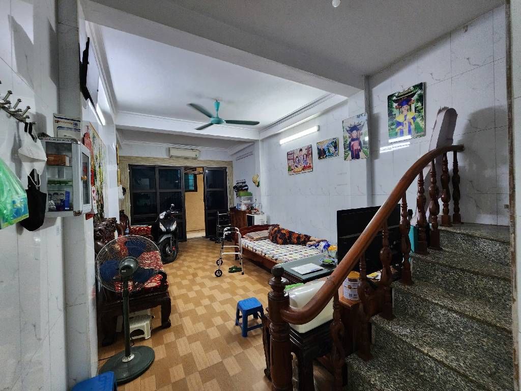 Bán nhà Tân Mai - diện tích 36,6m2 4 tầng - gần ô tô - giá 4,6 tỷ