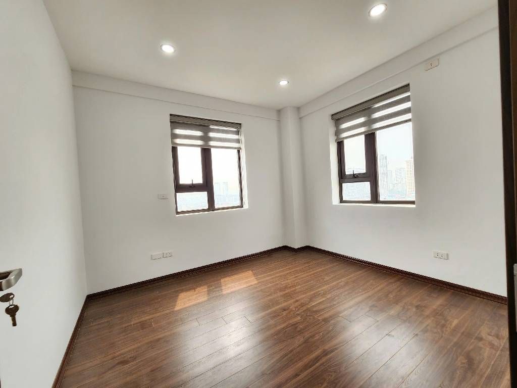 Bán nhà Định Công - diện tích 62m2 15 tầng - Căn góc, vị trí mặt đường Vành đai 2.5 - giá 4,95 tỷ