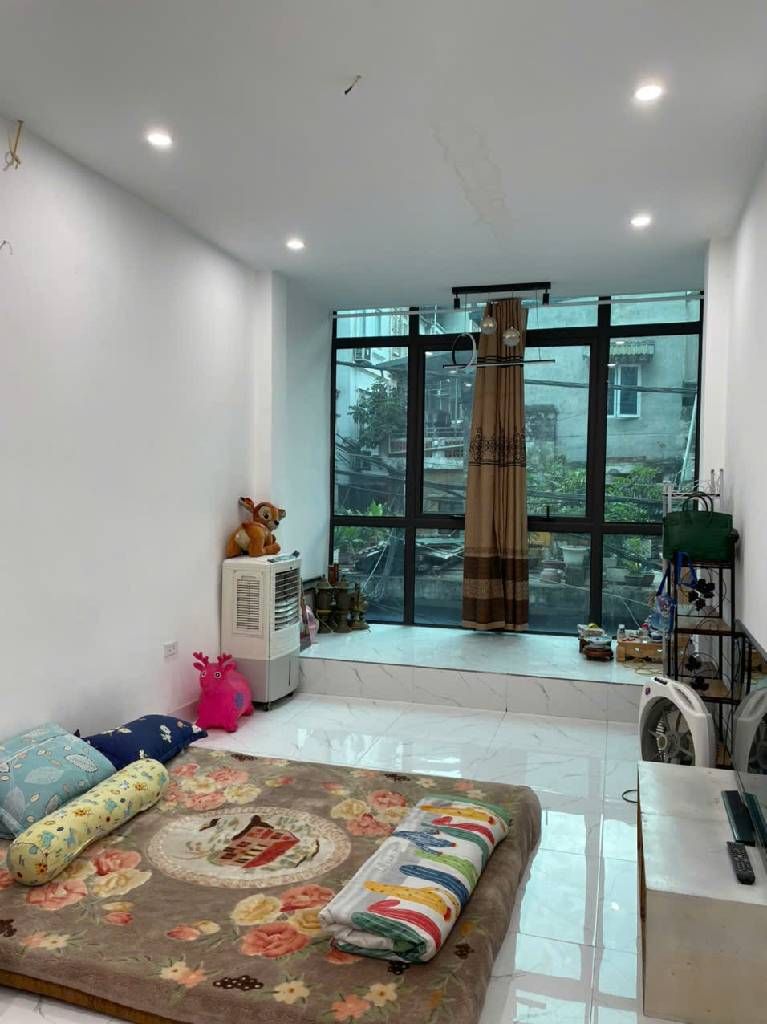 Bán nhà Tân Mai - diện tích 30m2 3 tầng - Ô TÔ DỪNG ĐỖ TRƯỚC NHÀ - giá 6,5 tỷ