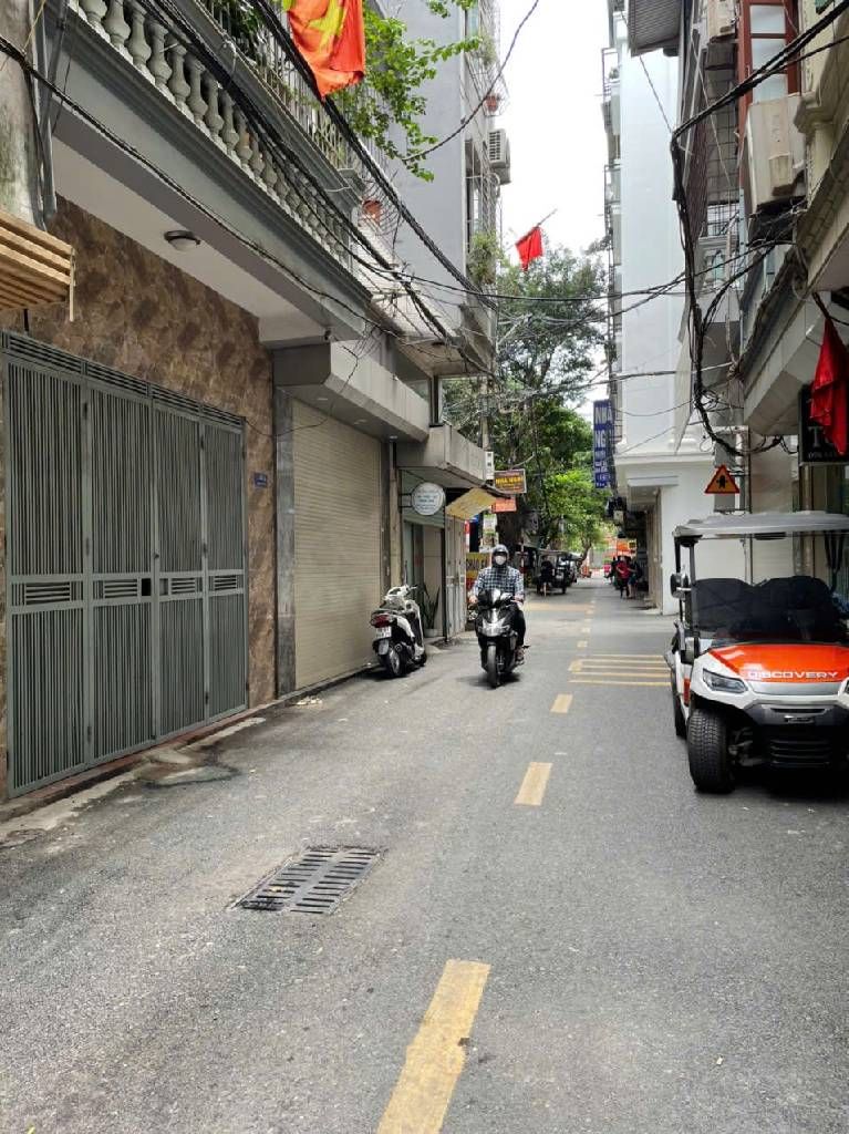 Bán nhà Tân Mai - diện tích 30m2 3 tầng - Ô TÔ DỪNG ĐỖ TRƯỚC NHÀ - giá 6,5 tỷ