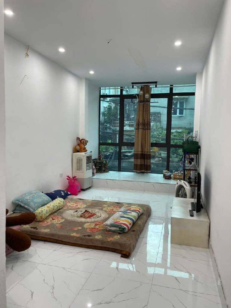 Bán nhà Tân Mai - diện tích 30m2 3 tầng - Ô TÔ DỪNG ĐỖ TRƯỚC NHÀ - giá 6,5 tỷ