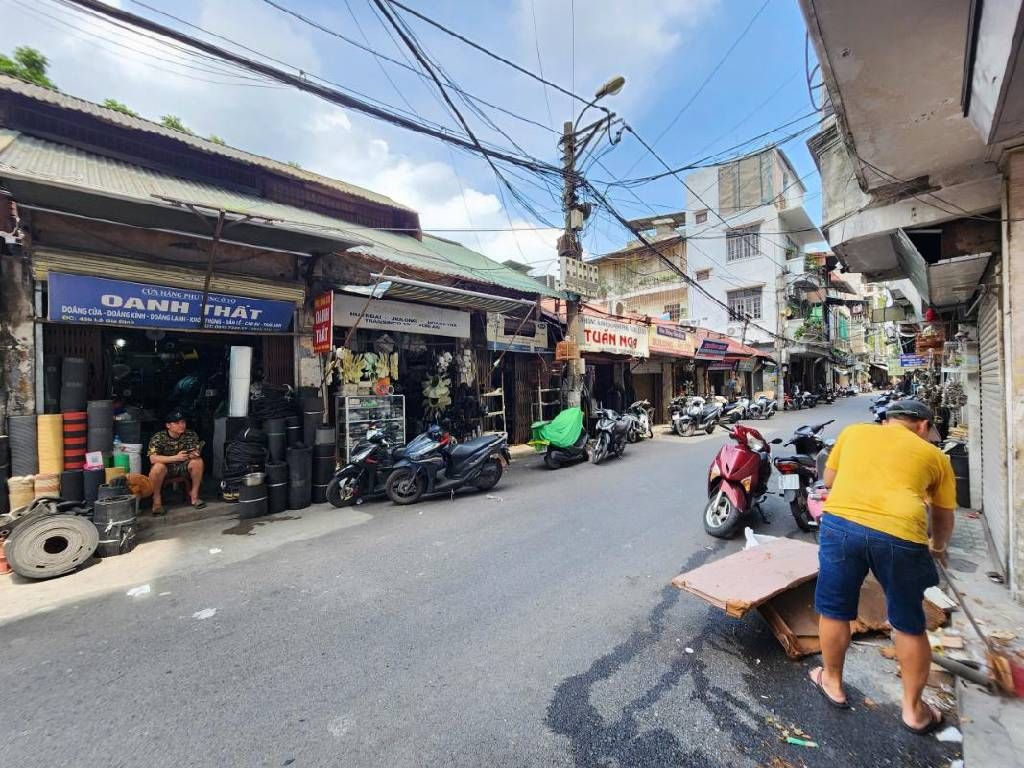 Bán nhà Lê Gia Đỉnh - diện tích 27m2 4 tầng - Mặt phố kinh doanh đỉnh - giá 8 tỷ