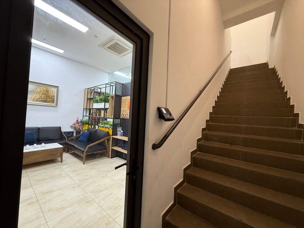 Bán nhà Minh Khai - diện tích 141m2 2 tầng - Kiot - giá 20,5 tỷ