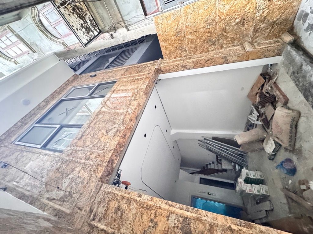 Bán nhà Nguyễn Văn Trỗi - diện tích 34m2 7 tầng - thang máy - giá 11,8 tỷ