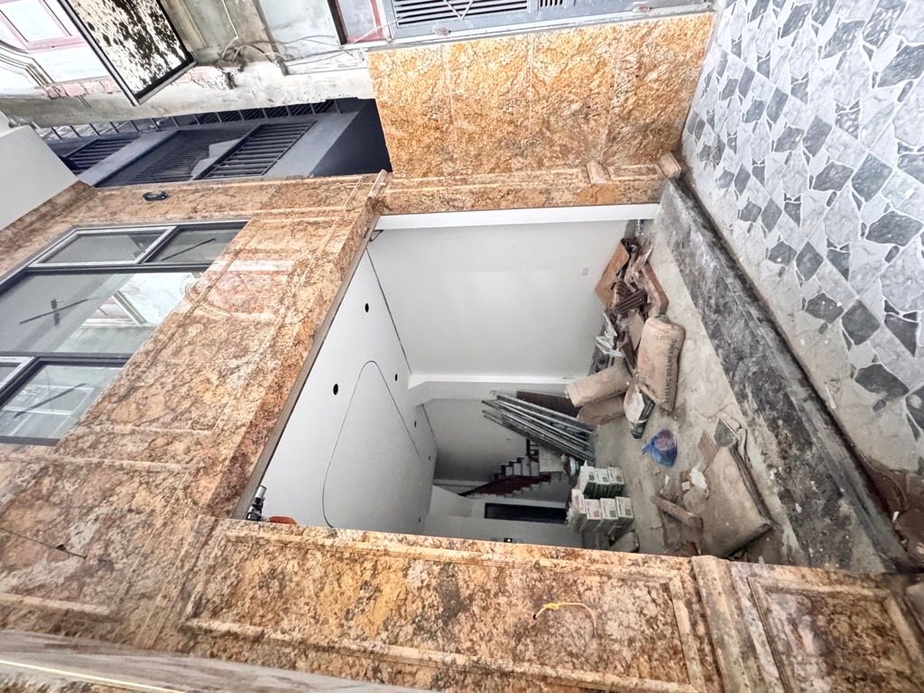 Bán nhà Nguyễn Văn Trỗi - diện tích 34m2 7 tầng - thang máy - giá 11,8 tỷ