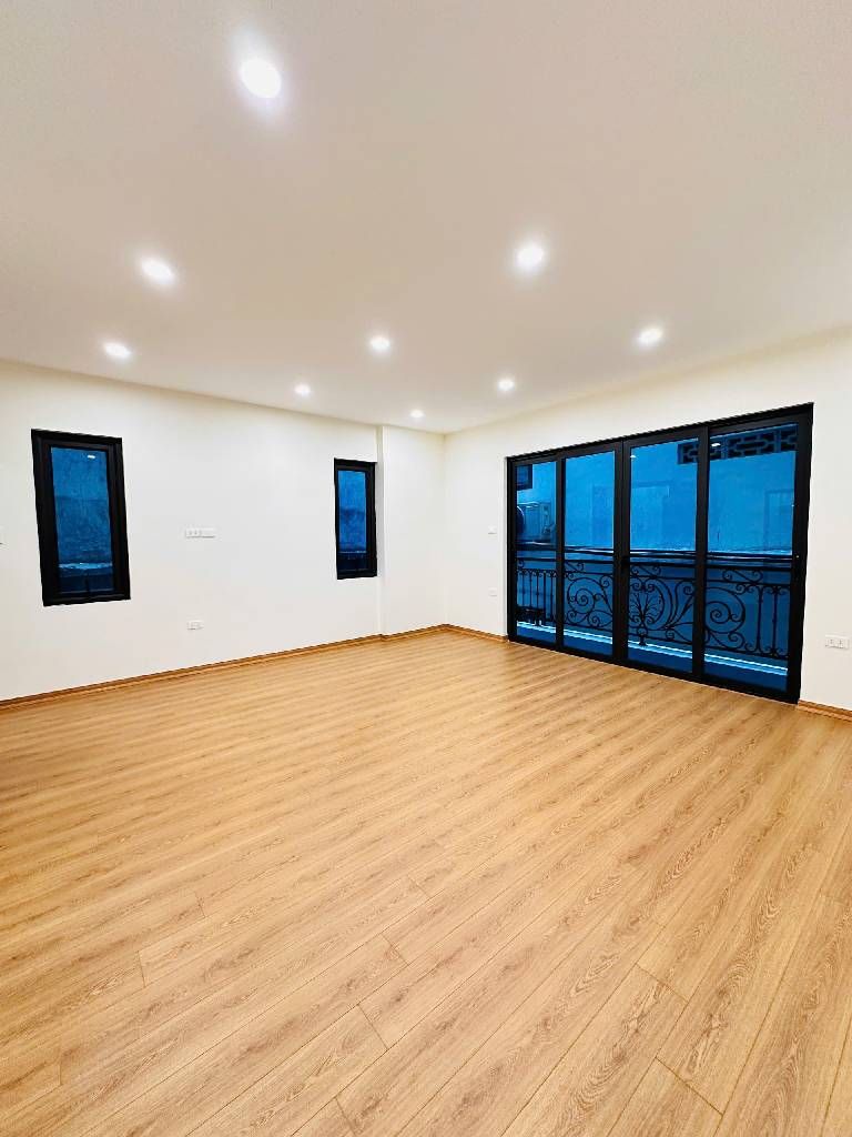 Bán nhà Lò Đúc - diện tích 40m2 6 tầng - Lô góc 3 mặt thoáng - giá 13,5 tỷ