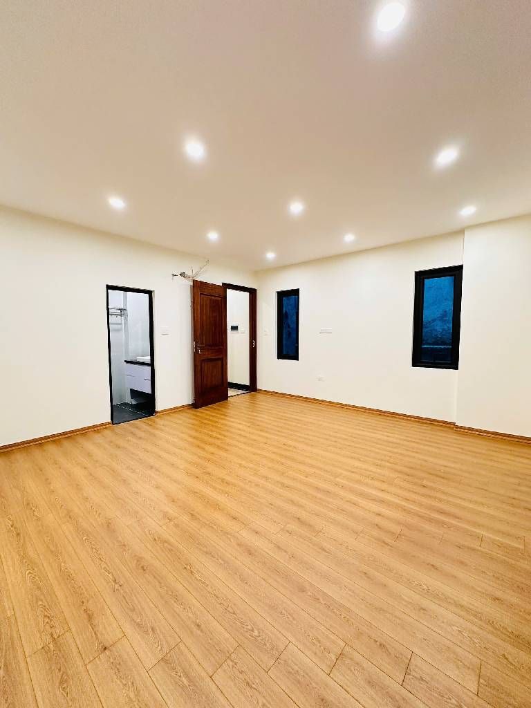 Bán nhà Lò Đúc - diện tích 40m2 6 tầng - Lô góc 3 mặt thoáng - giá 13,5 tỷ