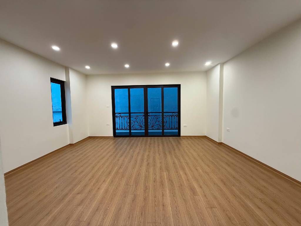 Bán nhà Lò Đúc - diện tích 40m2 6 tầng - Lô góc 3 mặt thoáng - giá 13,5 tỷ