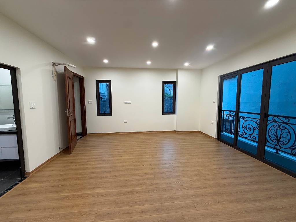 Bán nhà Lò Đúc - diện tích 40m2 6 tầng - Lô góc 3 mặt thoáng - giá 13,5 tỷ