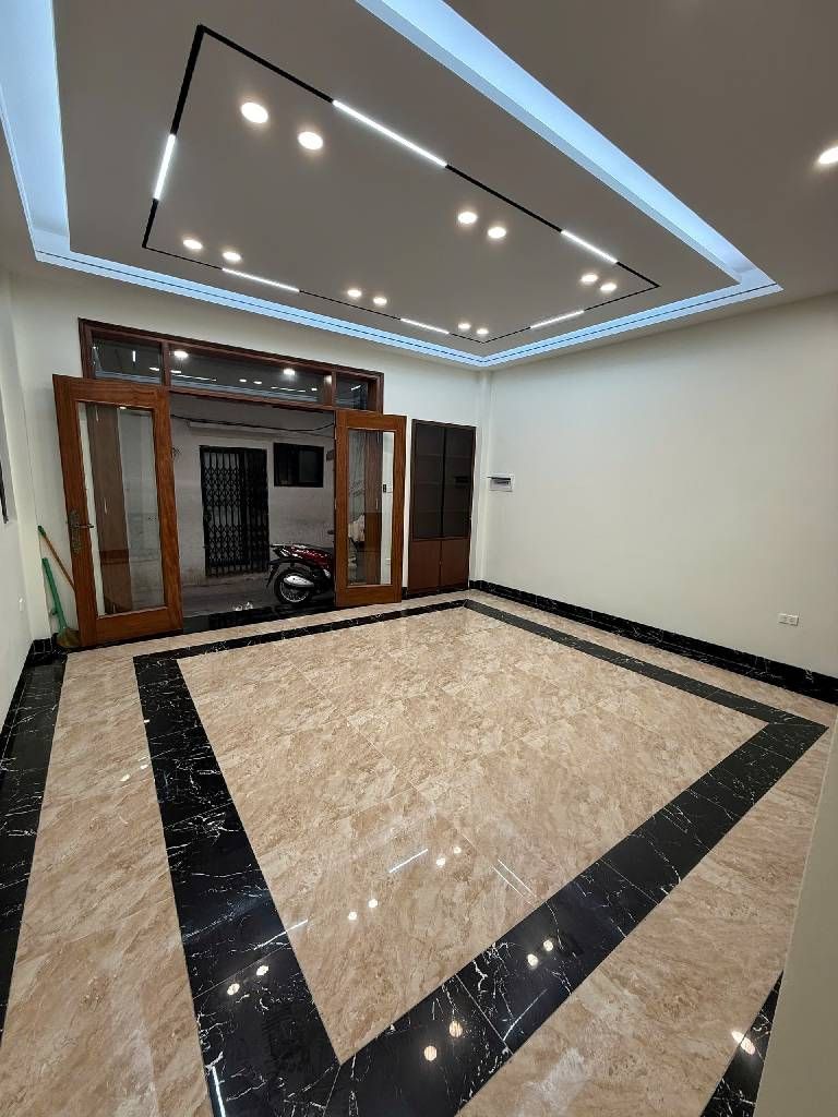 Bán nhà Lò Đúc - diện tích 40m2 6 tầng - Lô góc 3 mặt thoáng - giá 13,5 tỷ