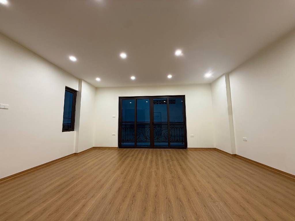 Bán nhà Lò Đúc - diện tích 40m2 6 tầng - Lô góc 3 mặt thoáng - giá 13,5 tỷ