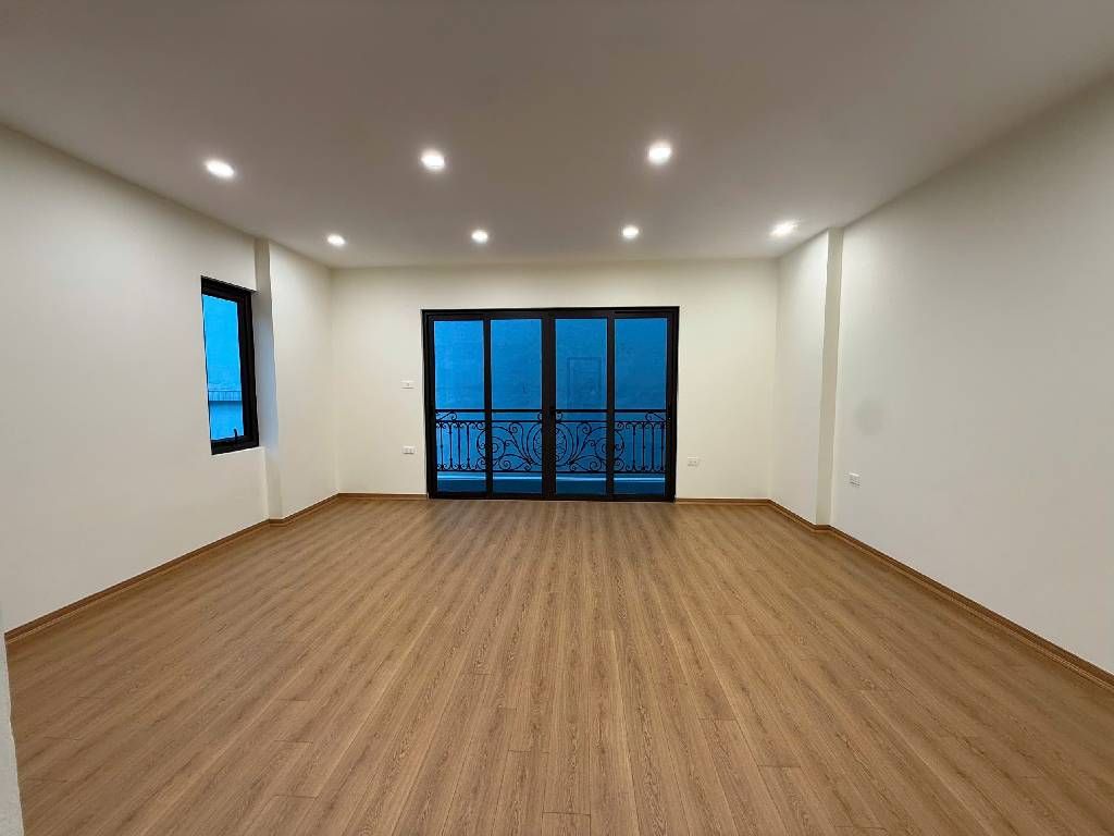 Bán nhà Lò Đúc - diện tích 40m2 6 tầng - Lô góc 3 mặt thoáng - giá 13,5 tỷ