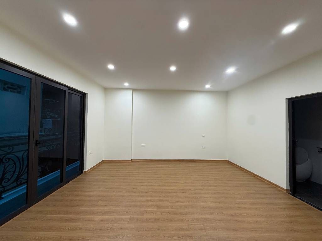 Bán nhà Lò Đúc - diện tích 40m2 6 tầng - Lô góc 3 mặt thoáng - giá 13,5 tỷ