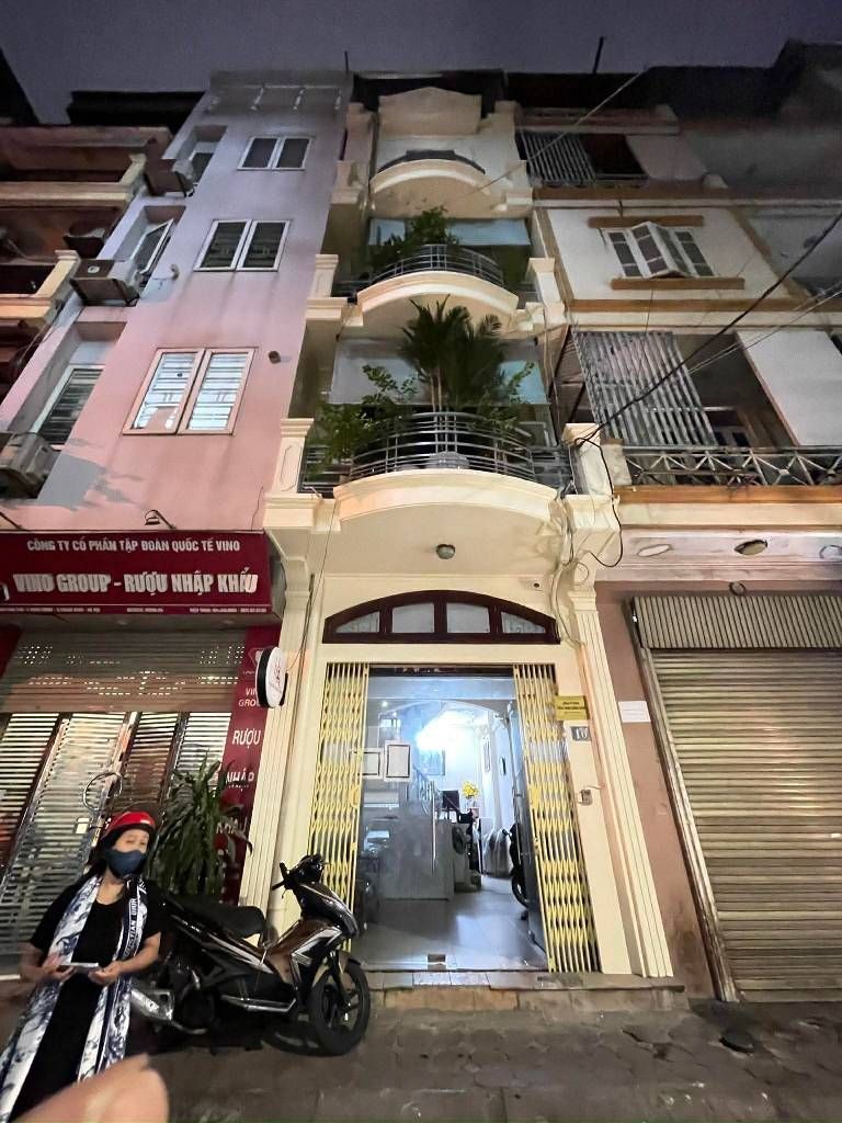 Bán nhà Khuất Duy Tiến - diện tích 39m2 5 tầng - Ô TÔ TRÁNH - giá 21,5 tỷ