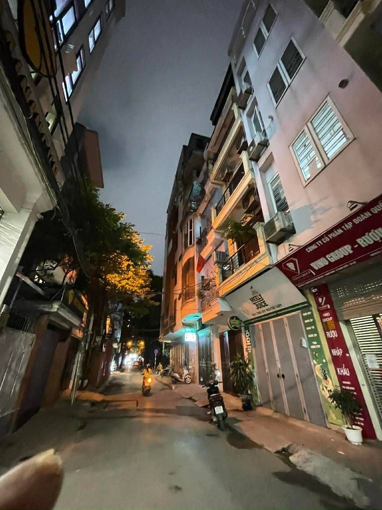 Bán nhà Khuất Duy Tiến - diện tích 39m2 5 tầng - Ô TÔ TRÁNH - giá 21,5 tỷ