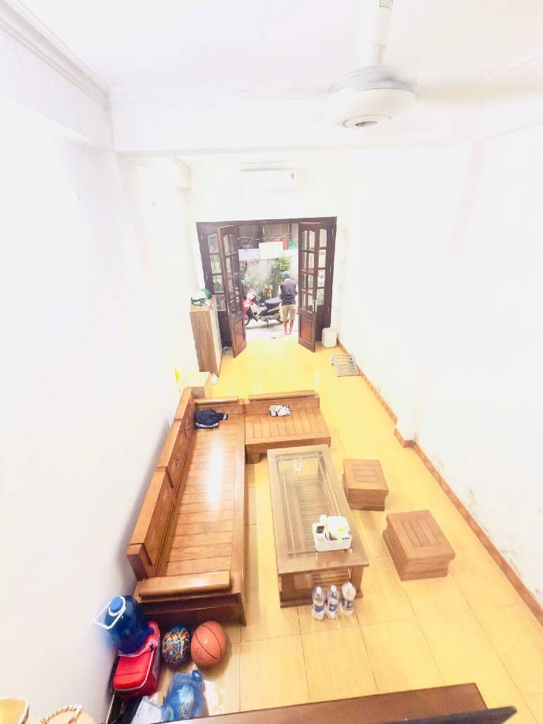 Bán nhà Nguyễn Khoái - diện tích 31.7m2 3 tầng - gần ô tô - giá 6,2 tỷ