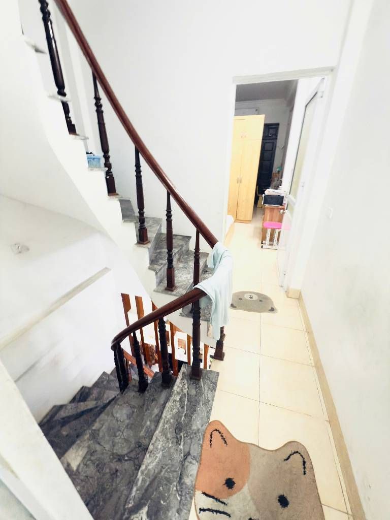 Bán nhà Nguyễn Khoái - diện tích 31.7m2 3 tầng - gần ô tô - giá 6,2 tỷ