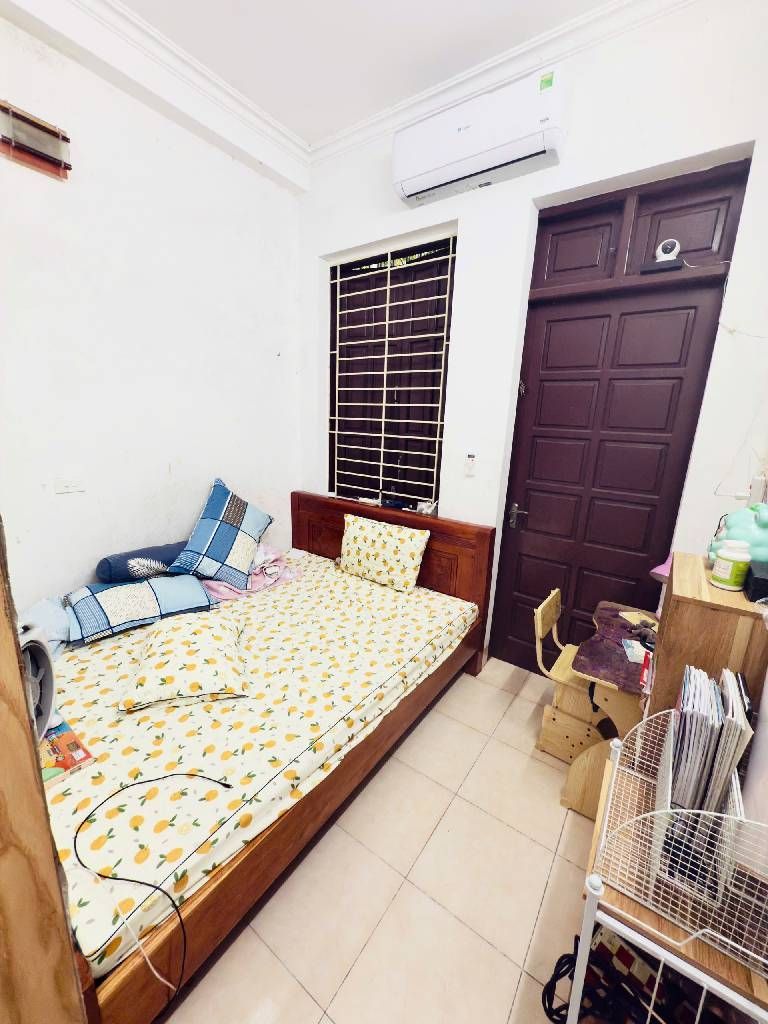 Bán nhà Nguyễn Khoái - diện tích 31.7m2 3 tầng - gần ô tô - giá 6,2 tỷ