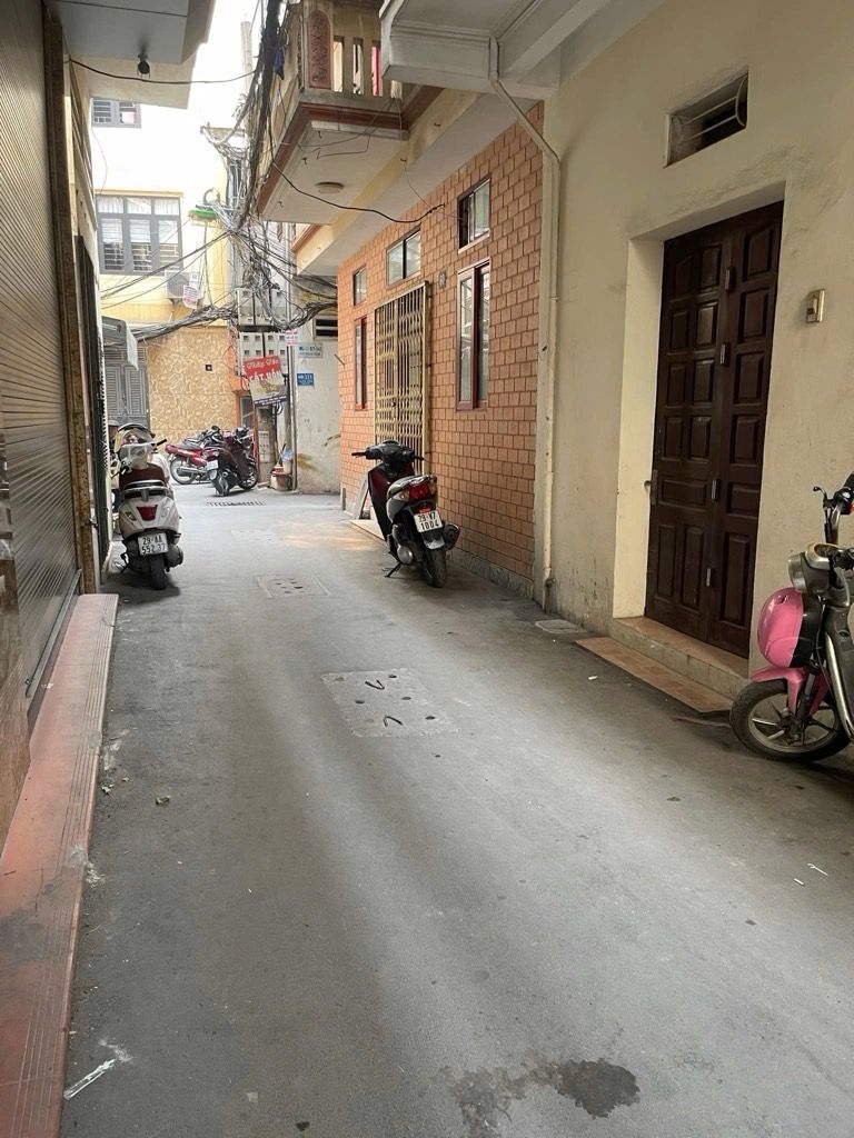 Bán nhà Tôn Đức Thắng - diện tích 26m2 2 tầng - Nhà hai mặt thoáng - giá 7,2 tỷ