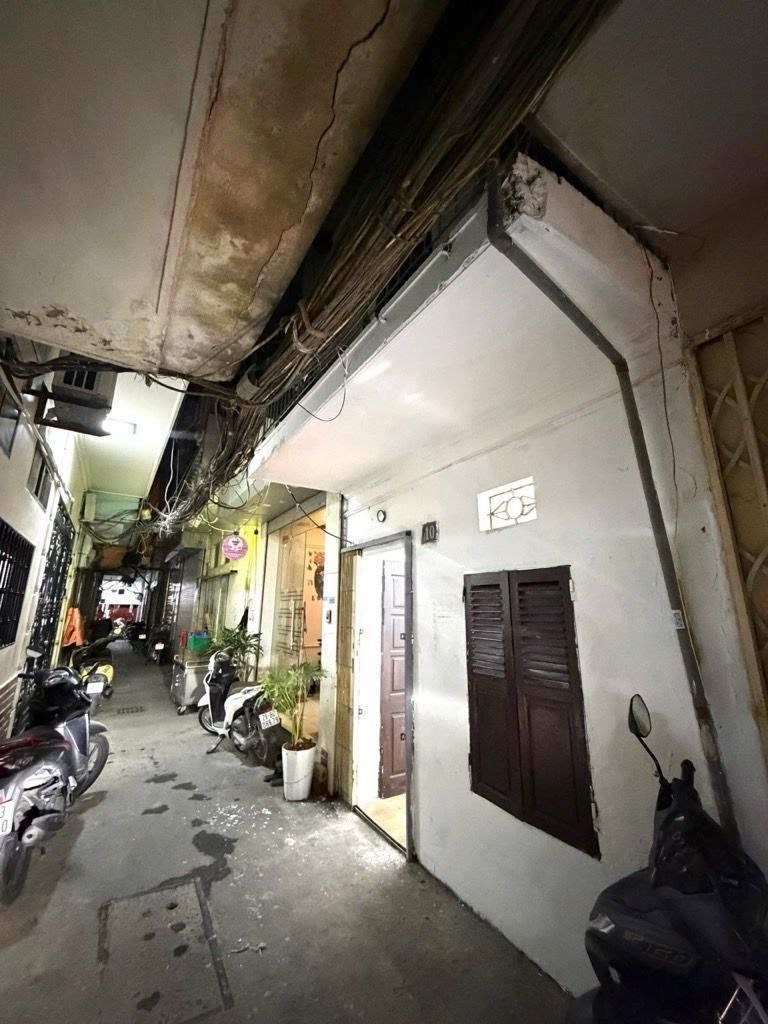 Bán nhà Tôn Đức Thắng - diện tích 26m2 2 tầng - Nhà hai mặt thoáng - giá 7,2 tỷ