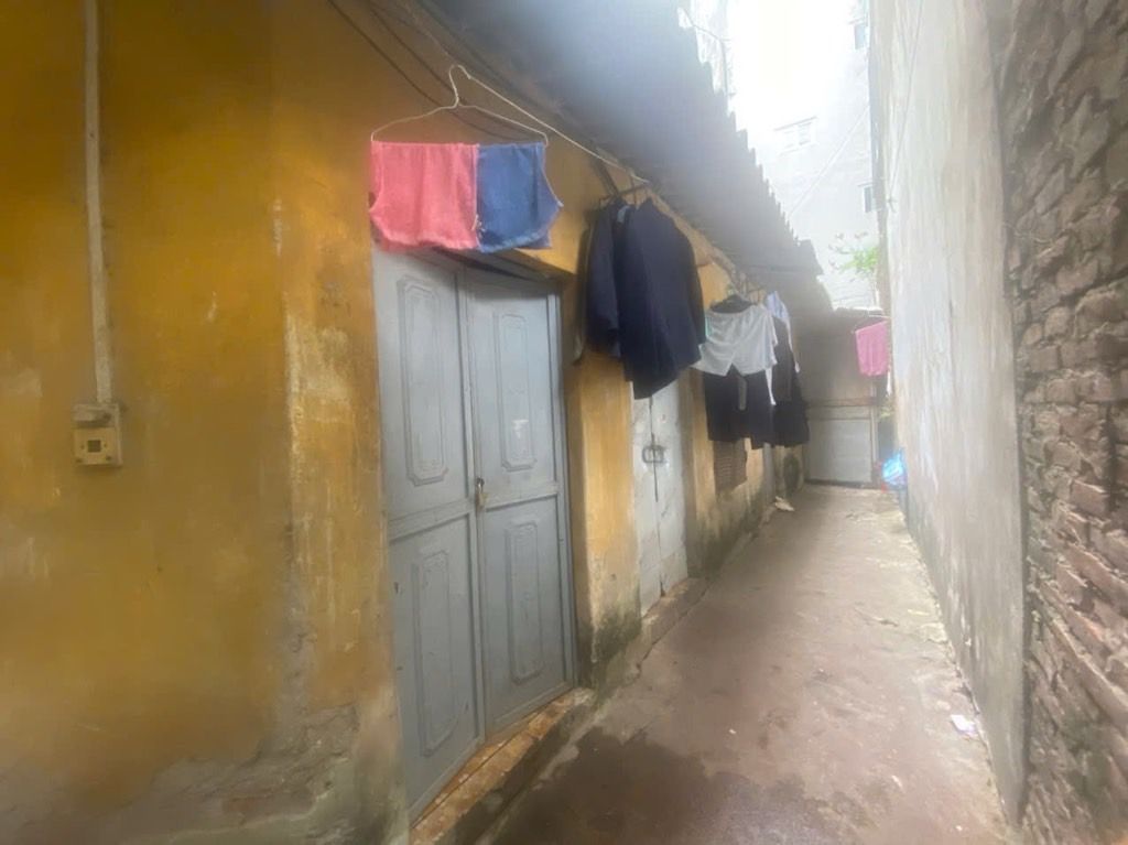 Bán nhà Trương Định - diện tích 61m2 1 tầng - đất tặng nhà c4 đang cho thuê 3p - giá 15 tỷ