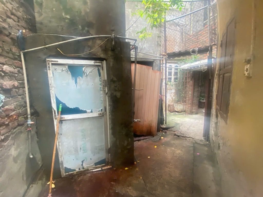 Bán nhà Trương Định - diện tích 61m2 1 tầng - đất tặng nhà c4 đang cho thuê 3p - giá 15 tỷ