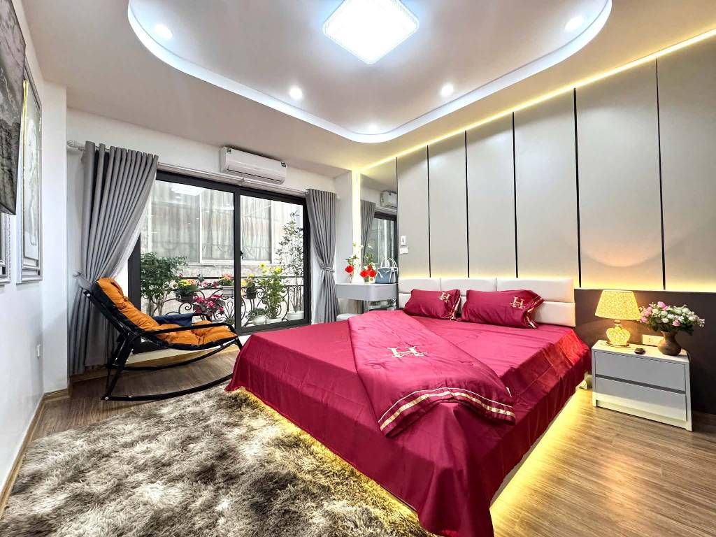 Bán nhà Khâm Thiên - diện tích 34,7m2 7 tầng - Nhà mới 7 tầng thang máy - giá 11,9 tỷ