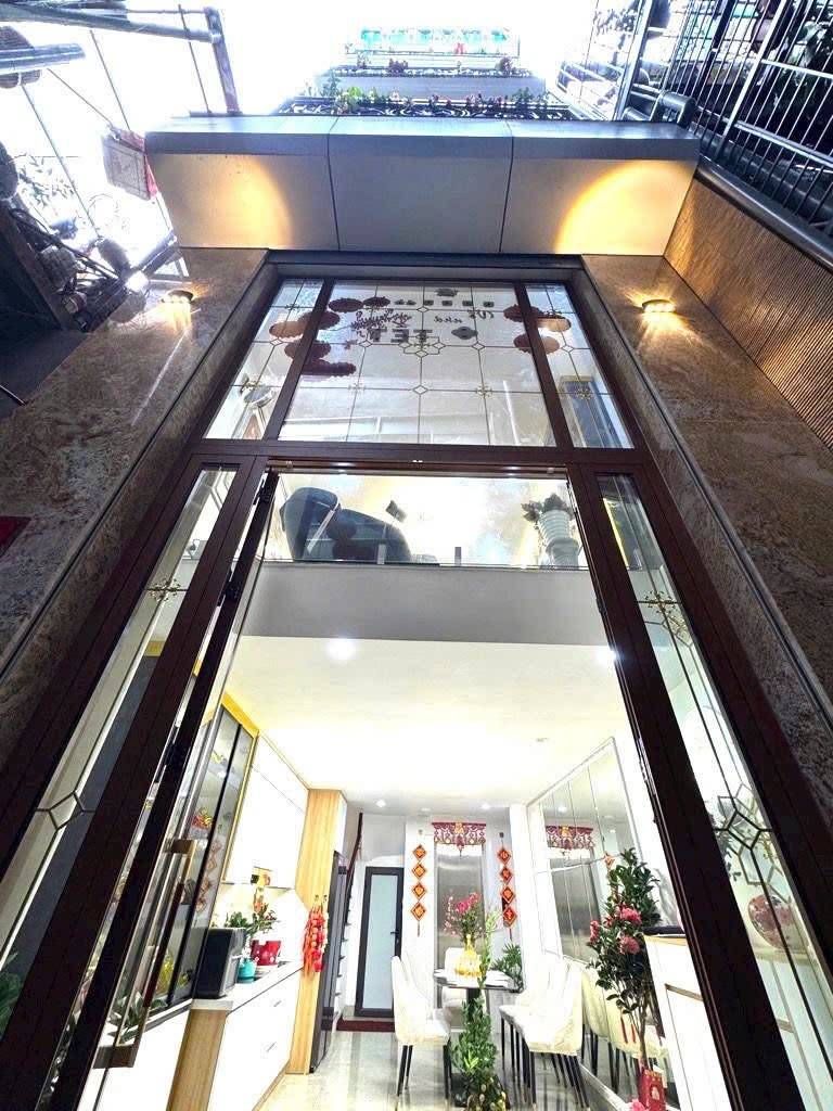 Bán nhà Khâm Thiên - diện tích 34,7m2 7 tầng - Nhà mới 7 tầng thang máy - giá 11,9 tỷ