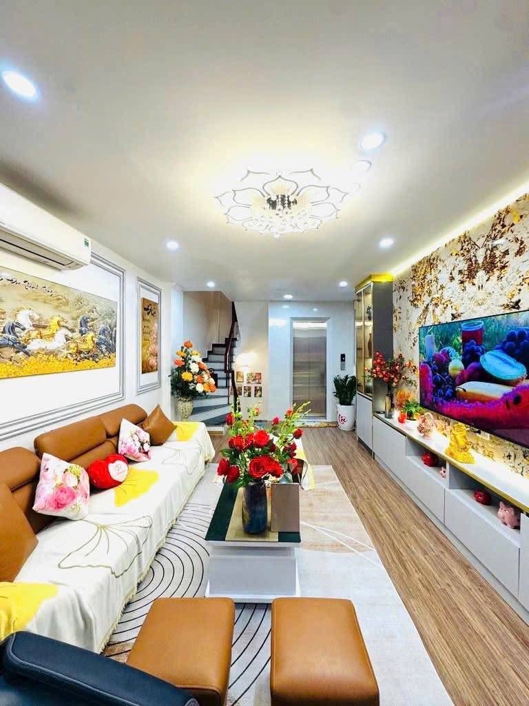 Bán nhà Khâm Thiên - diện tích 34,7m2 7 tầng - Nhà mới 7 tầng thang máy - giá 11,9 tỷ